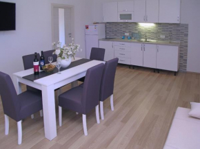 A2 - modern apt with balcony sea view & parking